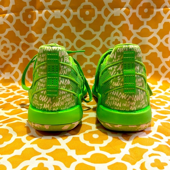 Size 9.5 Adidas Dame 7 Green and White Basketball 🏀 Hightops - Picture 3 of 8